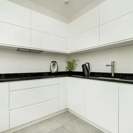 Daire Modern With Smarttv & Wifi By Renters