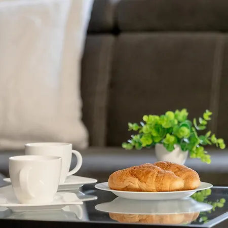 Modern With Smarttv & Wifi By Renters *