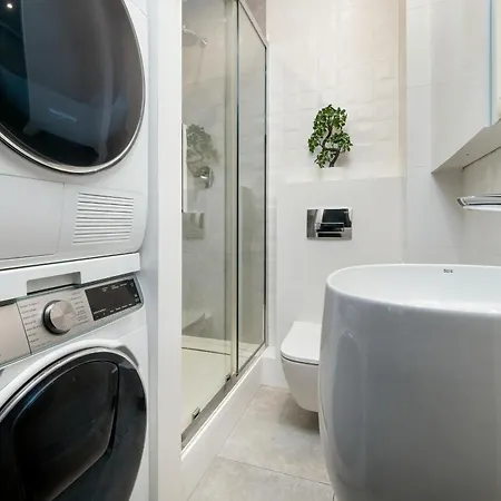 Modern With Smarttv & Wifi By Renters *