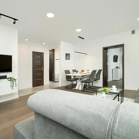 Modern With Smarttv & Wifi By Renters * Łódź