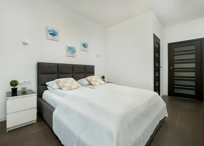 Modern With Smarttv & Wifi By Renters *